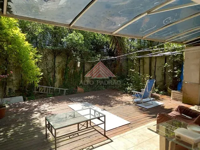 Sobrado com 410m² 3 quartos e 1 banheiro, à venda, no bairro Vila Assis Brasil em Mauá