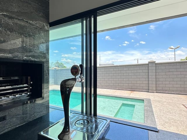 Casa com 625m² 5 quartos e 7 banheiros, à venda, no bairro Parque dos Novos Estados em Campo Grande