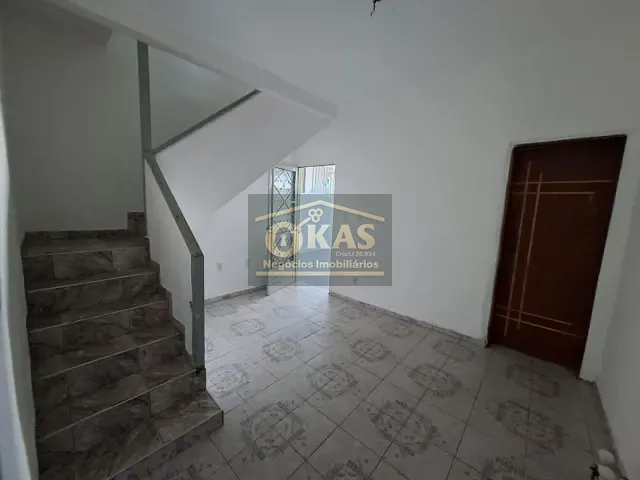Sobrado com 188m² 3 quartos e 2 banheiros, para alugar, no bairro Vila Maria de Maggi em Suzano