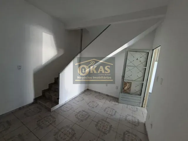 Sobrado com 188m² 3 quartos e 2 banheiros, para alugar, no bairro Vila Maria de Maggi em Suzano