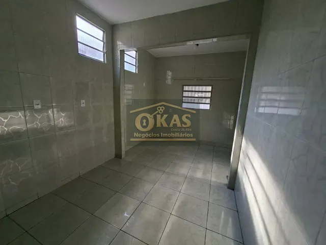 Sobrado com 188m² 3 quartos e 2 banheiros, para alugar, no bairro Vila Maria de Maggi em Suzano