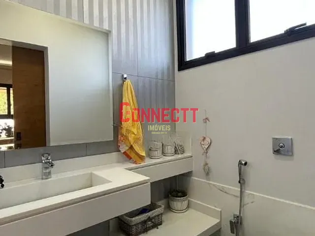Sobrado com 360m² 4 quartos e 5 banheiros, à venda, no bairro Residencial Alto do Castelo em Ribeirão Preto