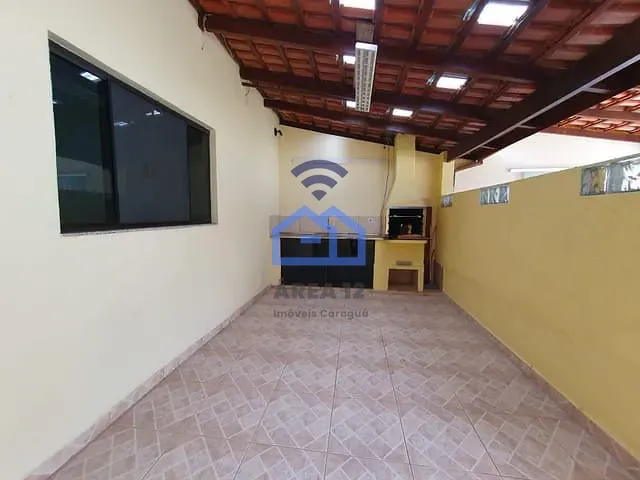 Sobrado com 275m² 4 quartos e 4 banheiros, à venda, no bairro Massaguaçu em Caraguatatuba