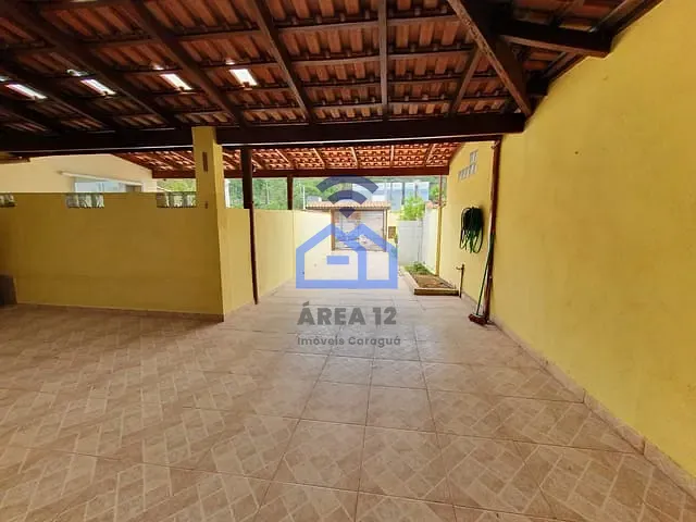 Sobrado com 275m² 4 quartos e 4 banheiros, à venda, no bairro Massaguaçu em Caraguatatuba