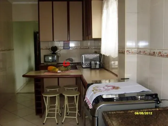 Sobrado com 320m² 4 quartos e 2 banheiros, à venda, no bairro Santa Maria em Santo André