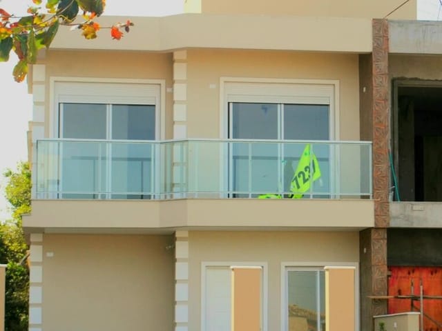 Sobrado com 225m² 4 quartos e 5 banheiros, à venda, no bairro Ingleses do Rio Vermelho em Florianópolis