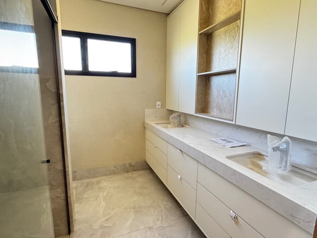Sobrado com 429m² 4 quartos e 6 banheiros, à venda, no bairro Parque dos Novos Estados em Campo Grande
