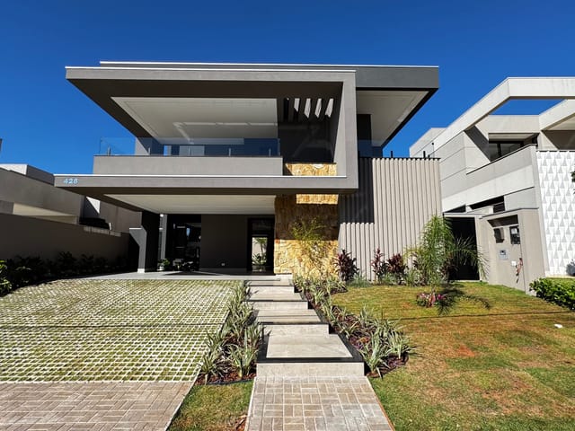 Sobrado com 429m² 4 quartos e 6 banheiros, à venda, no bairro Parque dos Novos Estados em Campo Grande