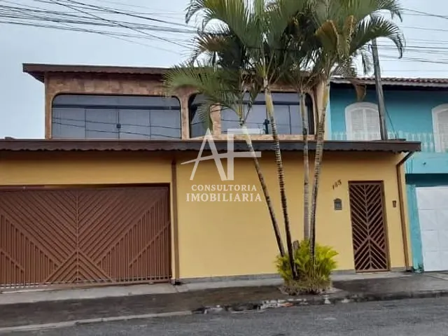 Sobrado com 250m² 4 quartos e 3 banheiros, à venda, no bairro Parque São Cristóvão em Taubaté