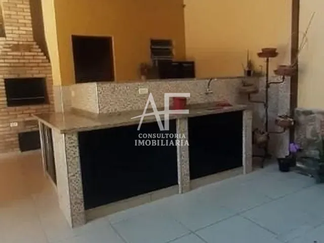 Sobrado com 250m² 4 quartos e 3 banheiros, à venda, no bairro Parque São Cristóvão em Taubaté