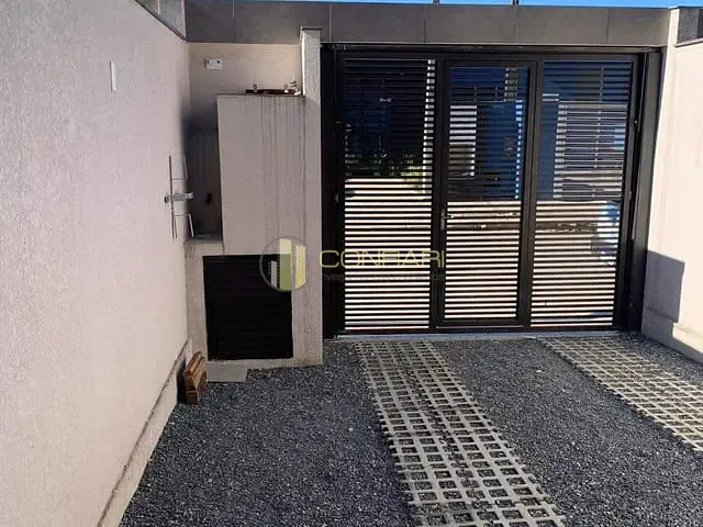 Sobrado 2 quartos e 3 banheiros, para alugar, no bairro Pereque em Porto Belo