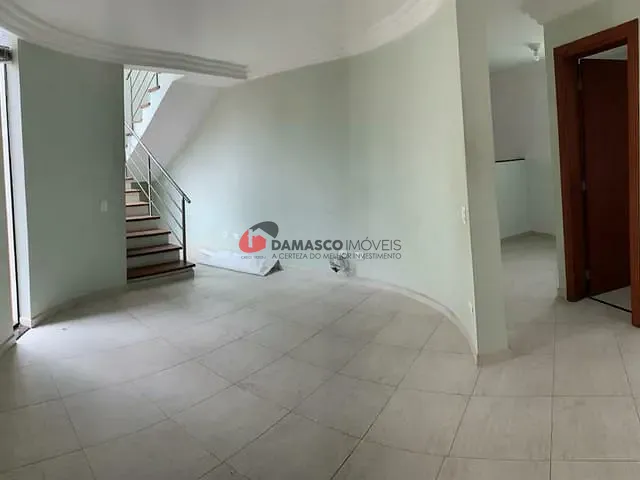 Sobrado com 390m² 3 quartos e 1 banheiro, à venda, no bairro Jardim São Caetano em São Caetano do Sul