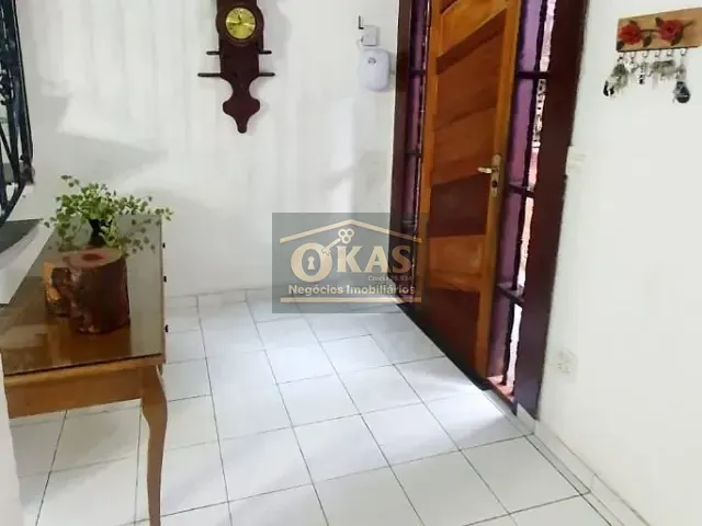 Sobrado com 100m² 3 quartos e 2 banheiros, à venda, no bairro Vila Amorim em Suzano