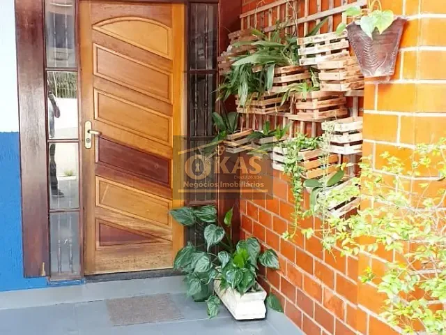 Sobrado com 100m² 3 quartos e 2 banheiros, à venda, no bairro Vila Amorim em Suzano