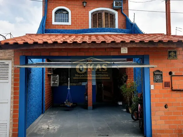 Sobrado com 100m² 3 quartos e 2 banheiros, à venda, no bairro Vila Amorim em Suzano