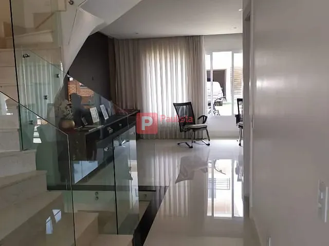 Sobrado com 303m² 4 quartos e 5 banheiros, à venda, no bairro Jardim São Nicolau em São Paulo