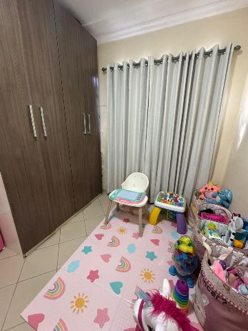 Sobrado 3 quartos e 2 banheiros, à venda, no bairro Coopharádio em Campo Grande