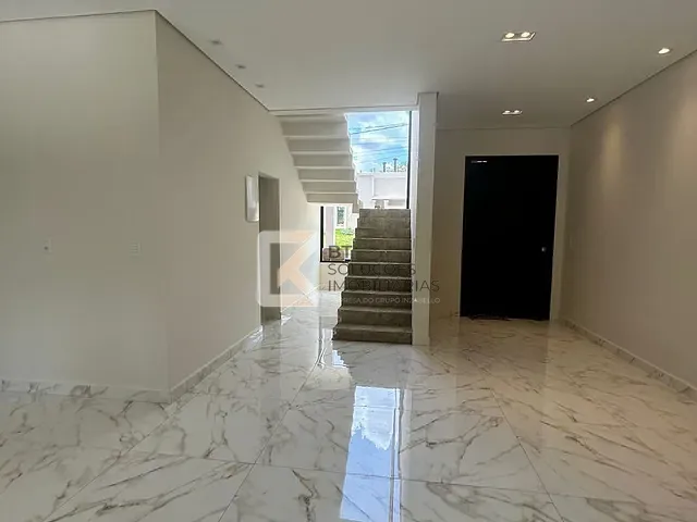 Sobrado com 300m² 3 quartos e 2 banheiros, à venda, no bairro Jardins Di Roma em Indaiatuba