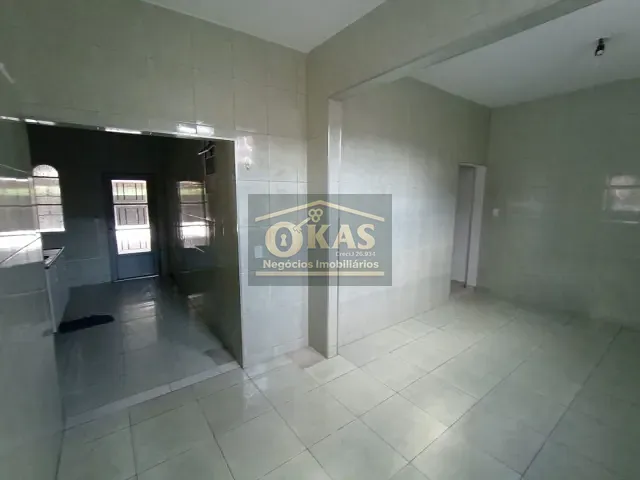 Sobrado com 188m² 3 quartos e 2 banheiros, à venda, no bairro Vila Maria de Maggi em Suzano