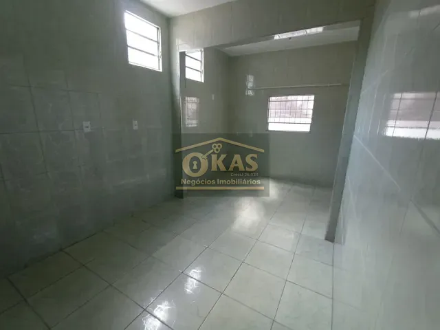 Sobrado com 188m² 3 quartos e 2 banheiros, à venda, no bairro Vila Maria de Maggi em Suzano