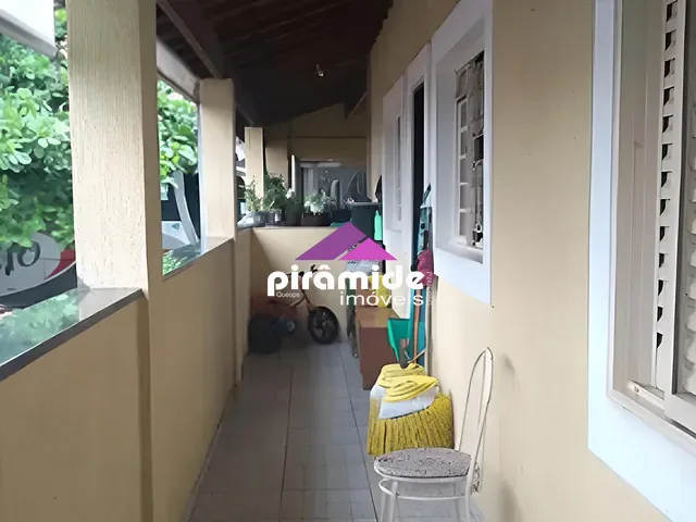 Sobrado com 187m² 8 quartos e 3 banheiros, à venda, no bairro Jardim Satélite em São José dos Campos