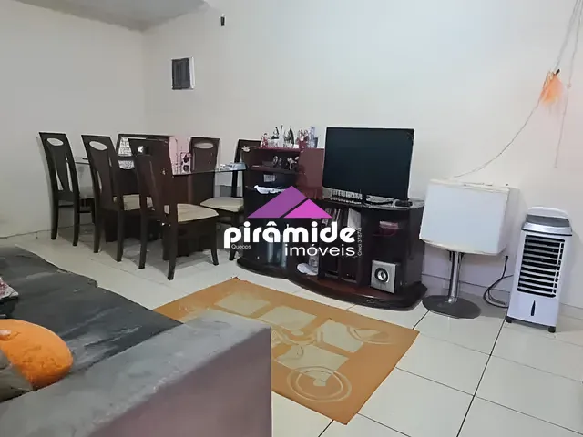 Sobrado com 187m² 8 quartos e 3 banheiros, à venda, no bairro Jardim Satélite em São José dos Campos