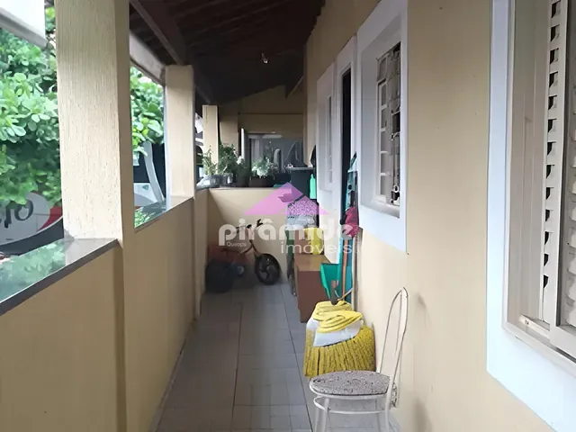 Sobrado com 187m² 8 quartos e 3 banheiros, à venda, no bairro Jardim Satélite em São José dos Campos