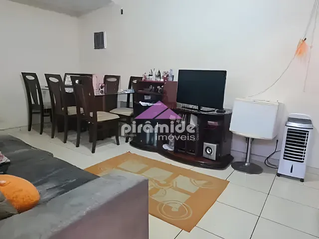Sobrado com 187m² 8 quartos e 3 banheiros, à venda, no bairro Jardim Satélite em São José dos Campos