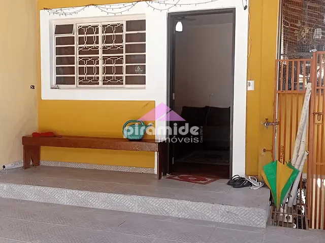 Sobrado com 187m² 8 quartos e 3 banheiros, à venda, no bairro Jardim Satélite em São José dos Campos