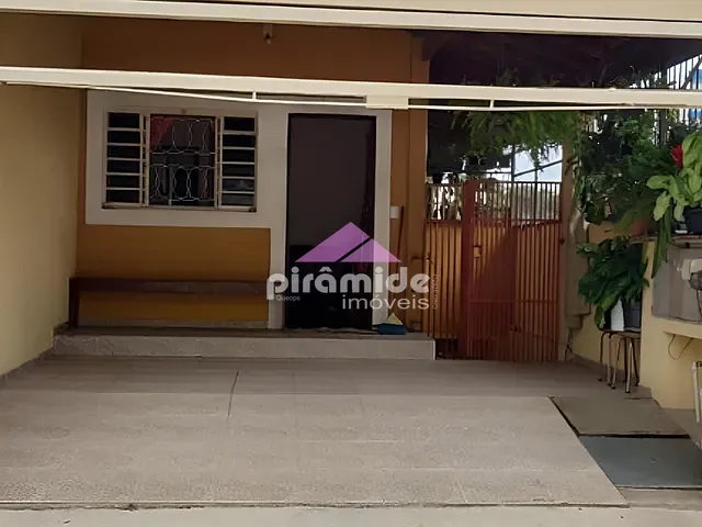 Sobrado com 187m² 8 quartos e 3 banheiros, à venda, no bairro Jardim Satélite em São José dos Campos