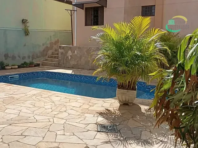 Sobrado 4 quartos e 3 banheiros, à venda, no bairro Parque Dom Pedro II em Campinas