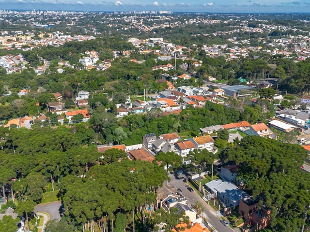 Foto do Sobrado - Barreirinha, Sobrado Triplex em Condomínio, mobiliado, 3 quartos, suíte, localização privilegiada e 2 vagas. | Imobiliária GreenVille