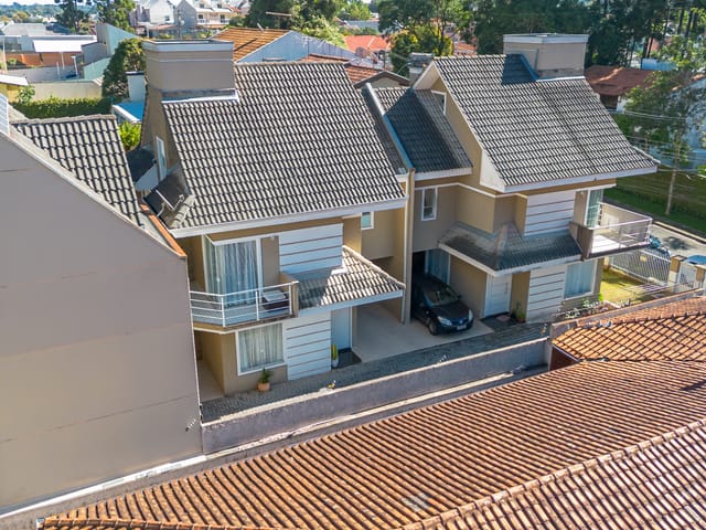 Foto do Sobrado - Barreirinha, Sobrado Triplex em Condomínio, mobiliado, 3 quartos, suíte, localização privilegiada e 2 vagas. | Imobiliária GreenVille