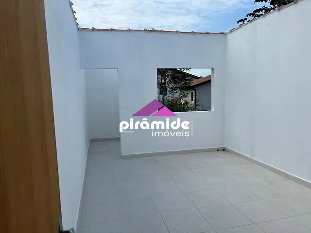 Casa 2 quartos e 2 banheiros, à venda, no bairro Getuba em Caraguatatuba