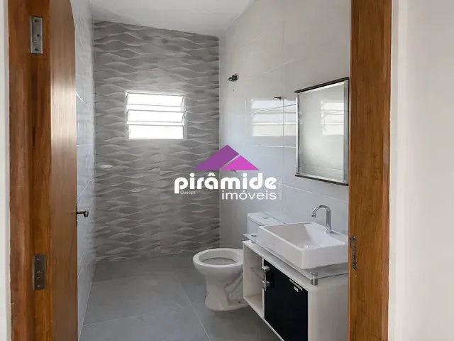 Casa 2 quartos e 2 banheiros, à venda, no bairro Getuba em Caraguatatuba