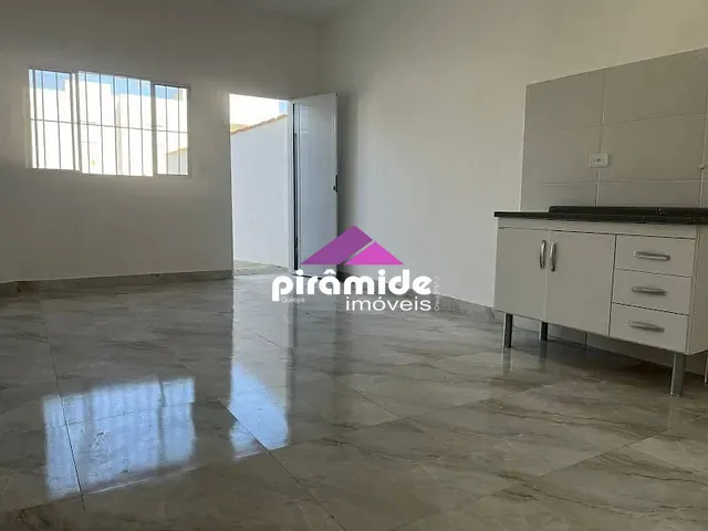 Casa 2 quartos e 2 banheiros, à venda, no bairro Getuba em Caraguatatuba