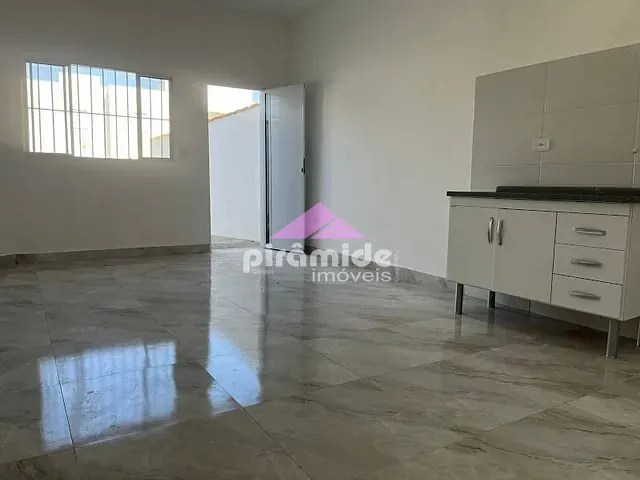 Casa 2 quartos e 2 banheiros, à venda, no bairro Getuba em Caraguatatuba
