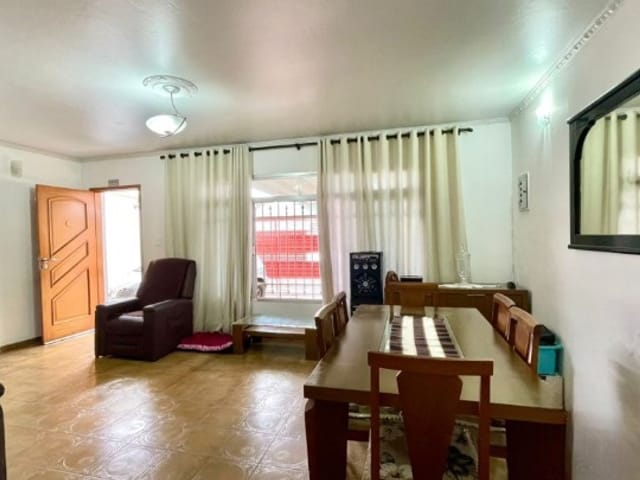 Sobrado 3 quartos e 2 banheiros, para alugar, no bairro Jardim Guarará em Santo André
