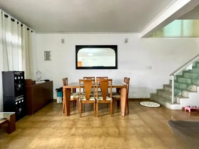 Sobrado 3 quartos e 2 banheiros, para alugar, no bairro Jardim Guarará em Santo André
