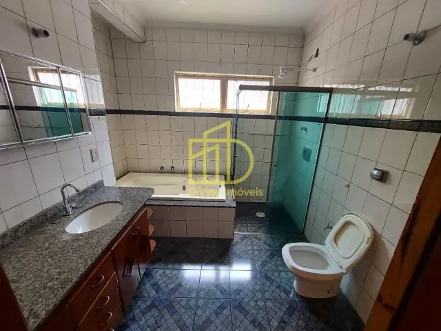 Sobrado com 250m² 3 quartos e 1 banheiro, para alugar, no bairro Parque das Laranjeiras em Sorocaba
