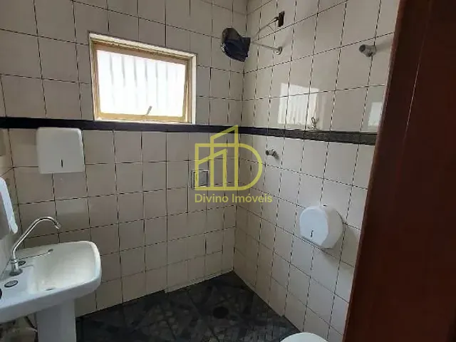 Sobrado com 250m² 3 quartos e 1 banheiro, para alugar, no bairro Parque das Laranjeiras em Sorocaba