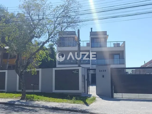 Sobrado com 160m² 3 quartos e 4 banheiros, à venda, no bairro BOM RETIRO em Curitiba