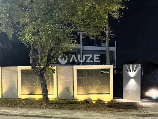 Sobrado com 160m² 3 quartos e 4 banheiros, à venda, no bairro BOM RETIRO em Curitiba