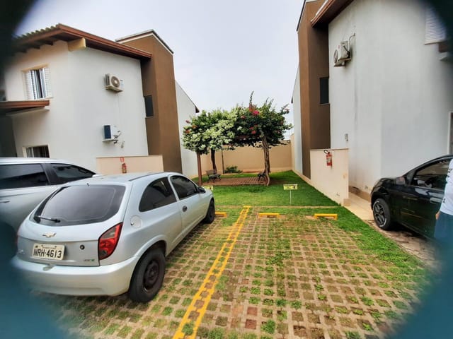 Sobrado 3 quartos e 3 banheiros, à venda, no bairro Carandá Bosque em Campo Grande