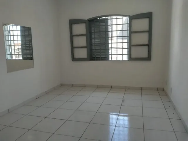 Sobrado com 240m² 5 quartos e 7 banheiros, para alugar, no bairro Campestre em Santo André