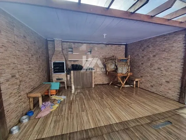 Sobrado com 306m² 3 quartos e 2 banheiros, à venda, no bairro Neves em Ponta Grossa