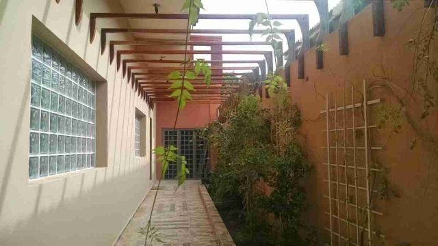 Sobrado com 258m² 3 quartos e 2 banheiros, à venda, no bairro Indaiá em Bertioga