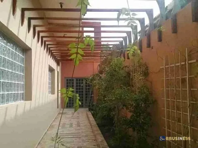 Sobrado com 258m² 3 quartos e 2 banheiros, à venda, no bairro Indaiá em Bertioga