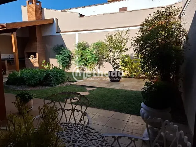 Casa com 300m² 3 quartos e 4 banheiros, à venda, no bairro Jardim Santa Genebra em Campinas