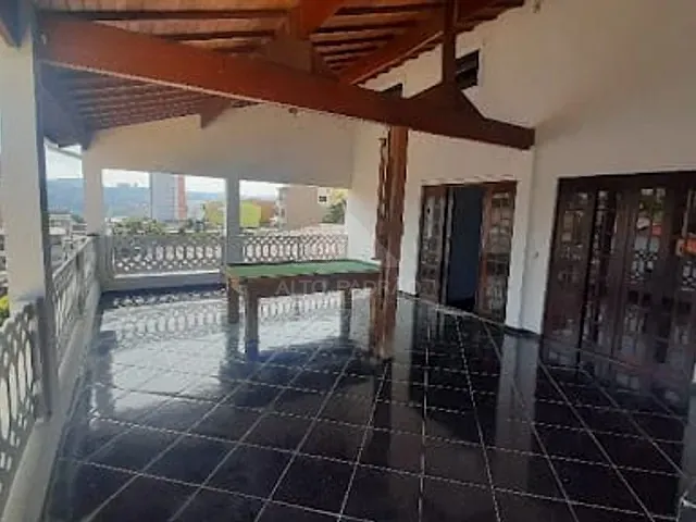 Sobrado com 250m² 5 quartos e 7 banheiros, à venda, no bairro Vila Dirce em Mauá